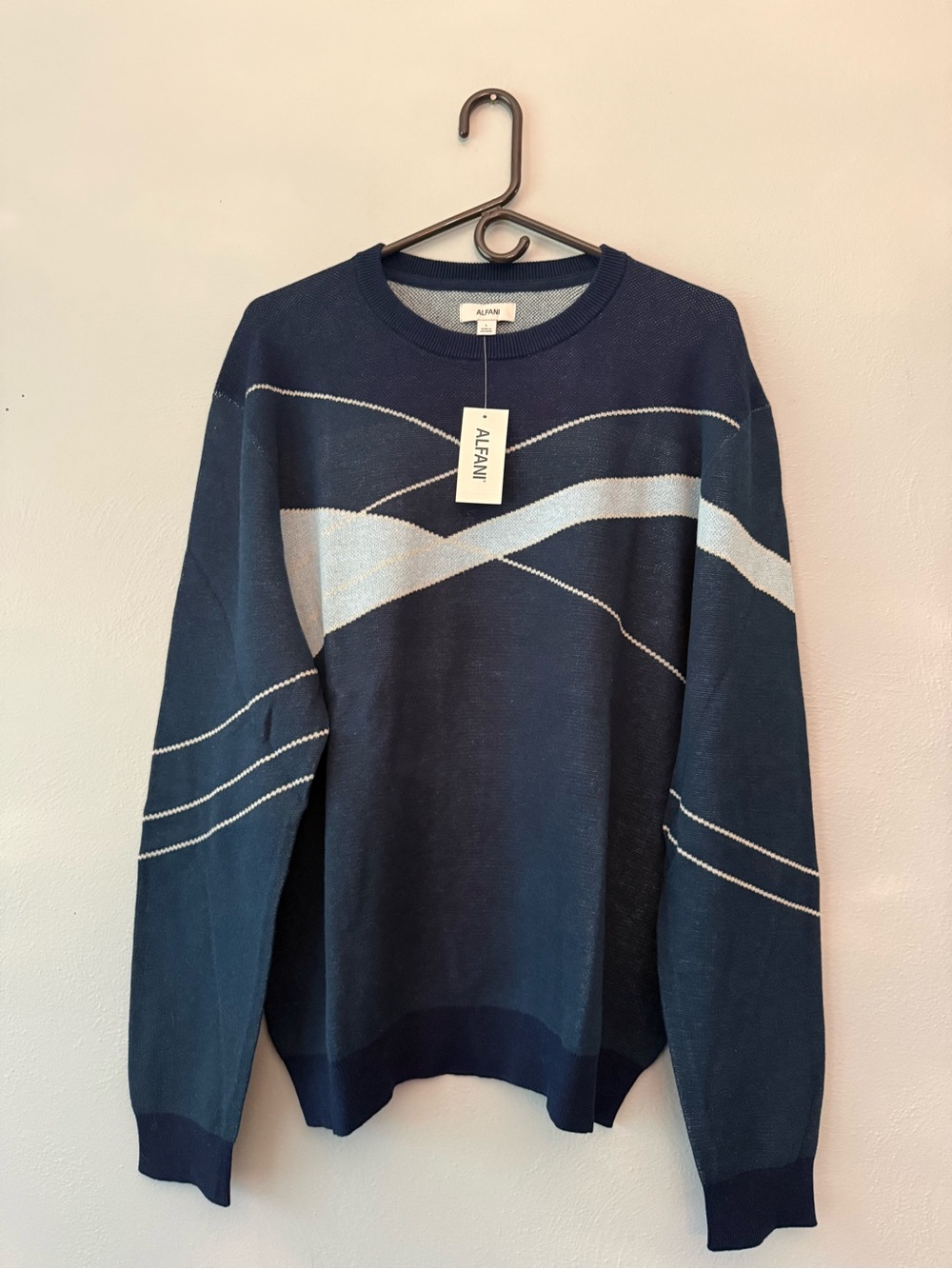 Alfani Men's Navy and Light Blue Crewneck Wave-Stripe Sweater